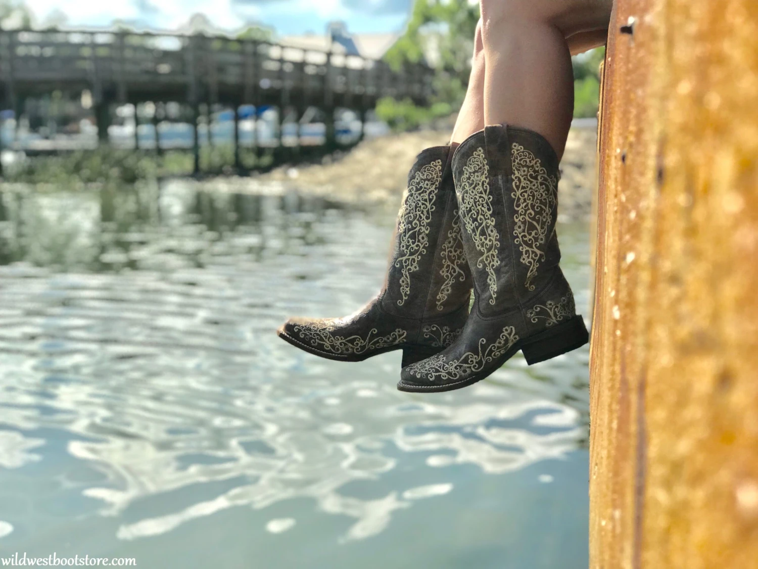 Corral Boots Corral Ladies Iconic Lisa Brown Crater Bone Embroidered Boots A2663 6 Corral Boots Corral Ladies Iconic Lisa Brown Crater Bone Embroidered Boots A2663 - Image 6