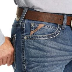 Ariat Men's Owens M2 Traditional Relaxed Boot Cut Jeans 10036071 8 Ariat Men's Owens M2 Traditional Relaxed Boot Cut Jeans 10036071 -Western Cowboy Equipment Store S21 MNS WEST 10036071 detail02